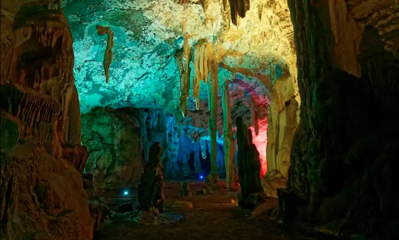 Khao Pueng Cave