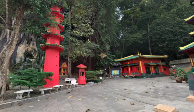 Wat Tham Sua